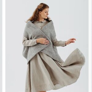 Son de Flor Wool Wrap in Brown